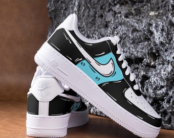 Zapatillas Air Force One azules pintadas a mano, zapatillas Air Force 1 azules y negras, zapatillas AF1 negras y azules, zapatos de boda azules con dibujos animados.