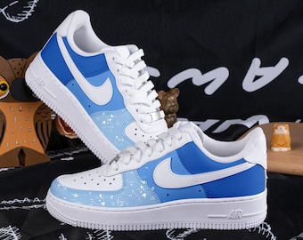 Zapatillas Air Force One Splash pintadas a mano en azul, personalizadas, con efecto salpicado, AF1 blancas y azules, con degradado azul, regalo de cumpleaños.