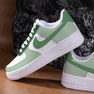 pale green nike trainers