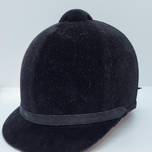 VTG Beaufort Hunt Cap Riding Helmet Size Med 7-7 1/8 Velvet Equestrian Hat READ VTG Beaufort Hunt Cap Equestrian Riding Helmet Black Velvet  main image 3