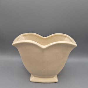 Vintage McCoy Ivory Tulip Planter-Made in the USA-Collectible MidCentury Pottery