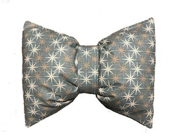 Holiday Star Bow Throw Pillow with Pillow Insert