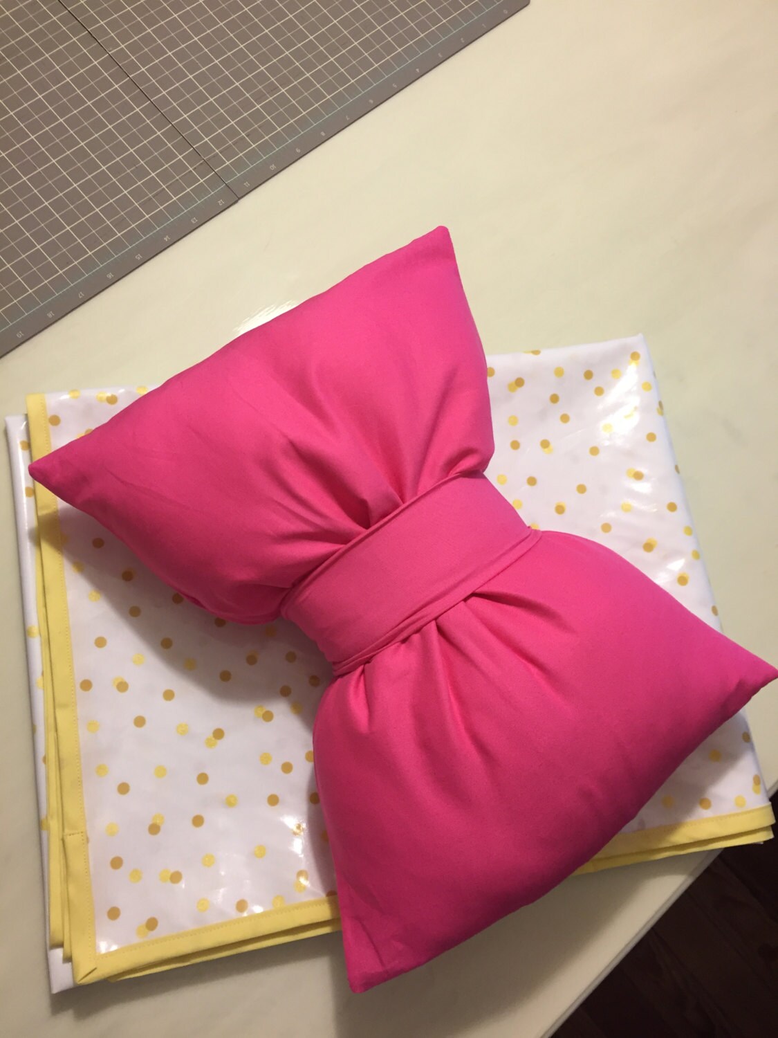 pink bow pillow