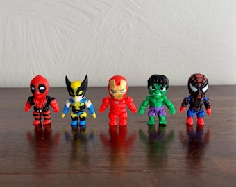 Mini jouets articulés inspirés des Avengers, imprimés en 3D
