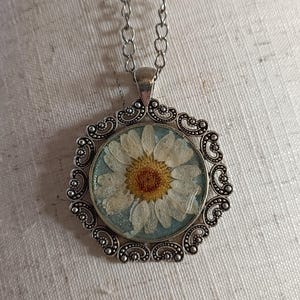 collar de margaritas