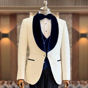 White Slim Fit Groom Suit, 3 Piece White Tuxedo Suit, Mens Suit for Wedding, Engagement tuxedo, Prom, Groom Wear and Groomsmen Suits
