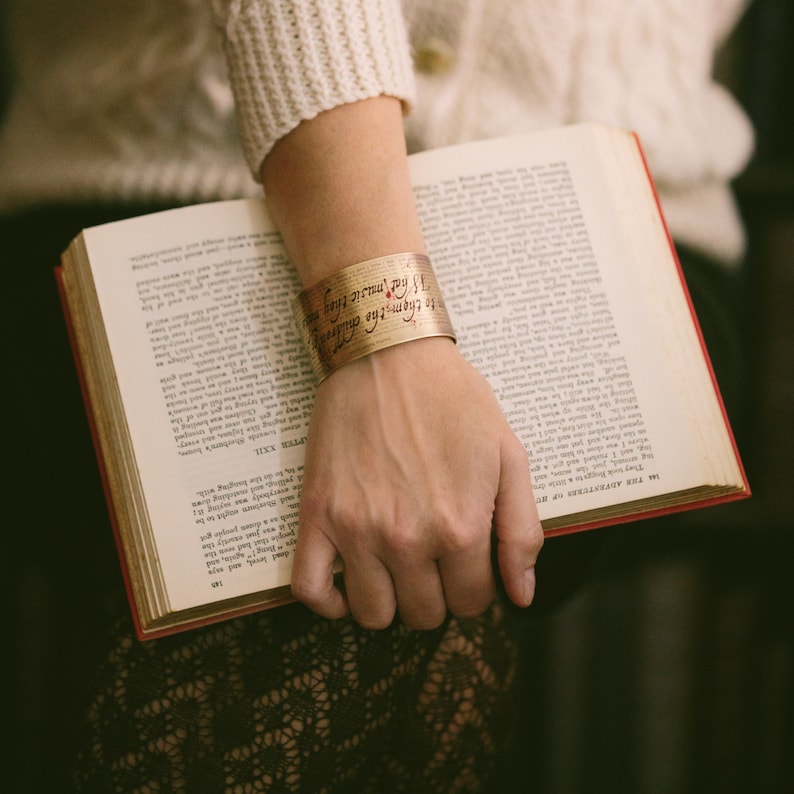 Dracula Quote Cuff Bracelet - Bram Stoker Vampire Gothic Literature - Literary Gift - Blood Red - Horror Bookish Gift image 4