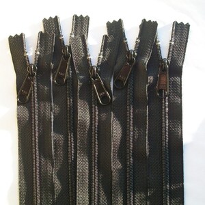 Zippers YKK Brand Long Pull Handbag Style 5 Pieces Color 580 Black available in 9,12,14,16,18 and 24 Inches image 5