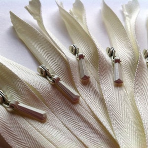 INVISIBLE Zippers -YKK Color 502 Ivory- 10 Pieces - available in 9, 12, 14, 16, 18, 22, 24, 26, 30, and 36 inches
