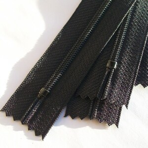 Zippers YKK Brand Long Pull Handbag Style 5 Pieces Color 580 Black available in 9,12,14,16,18 and 24 Inches image 4