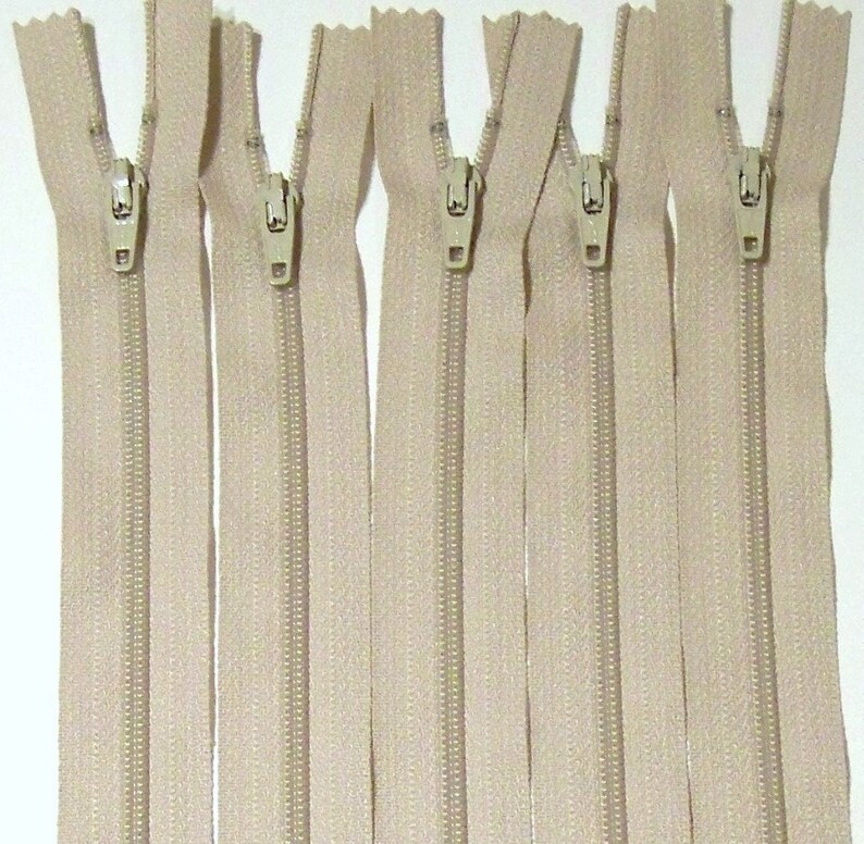 SALE Wholesale Twenty-five Beige 9 Inch Ykk Zippers Color 572 image 4