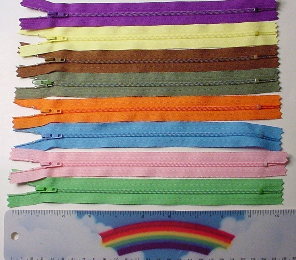 SALE 25 Assorted 9 and 10 Inch Zippers Red Orange Yellow Green Etsy