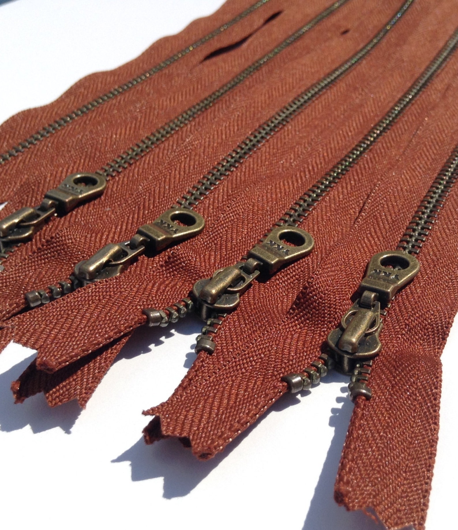 YKK Metal Teeth Zippers Rusty Red Brown Antique Brass Donut Pullcolor