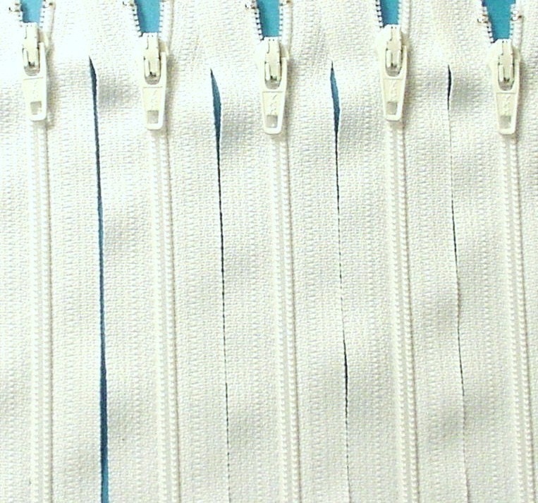 Zipper SALE: Wholesale Twenty-five 16 Inch White Zippers YKK Color 501
