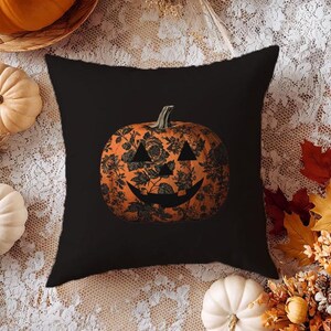 Jack-O&#39;-Lantern Pillow Cover, Pumpkin Gothic Toile du Juoy Cushion, Decorative Autumn Throw Case, Spooky Halloween Farmhouse Decor Gift Idea