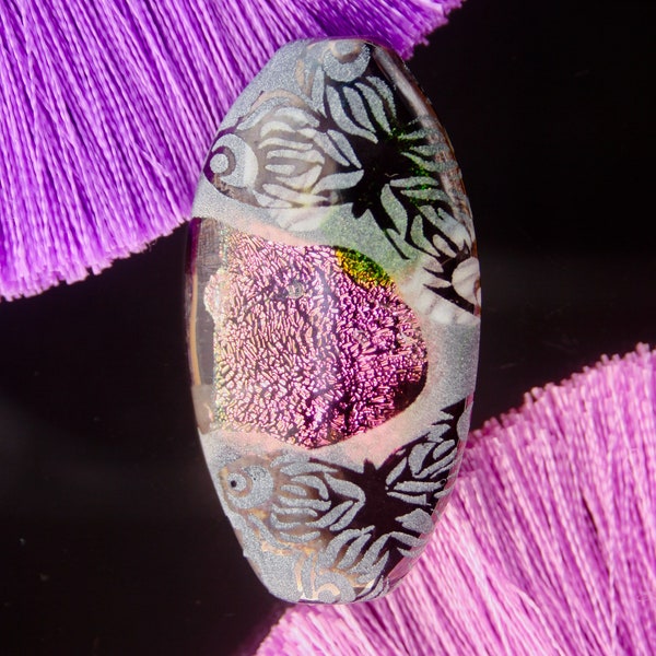 Perle papillon originale et unique pour bijoux, focale dichroïque en verre travaillé au chalumeau fait main avec motif sablé et lustre irisé