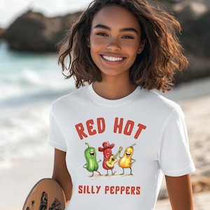 Silly Chili Pepper Graphic Tee: Vintage Style Oversized T-Shirt