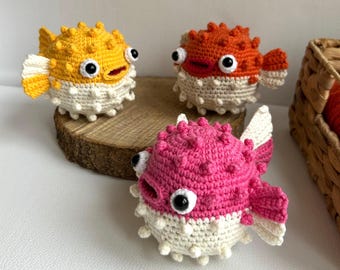 Peces coloridos de ganchillo. Pez globo. Criatura marina. Fugu. Baby shower con temática oceánica. Decoración playera. Náutico. Peluches. Idea de regalo de cumpleaños.