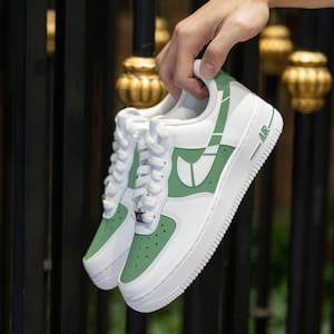 Benutzerdefinierte grüne Air Force 1 handbemalte grün-weiße Schuhe Benutzerdefinierte Color Block AF1 Sneakers Personalisierte AF1 Custom Team Schuhe Geburtstagsgeschenke
