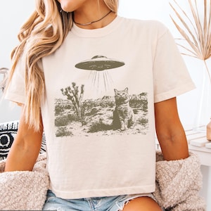 Comfort Colors Boxy Tee Crop Top Shirt Funny Cat T-Shirt Gift for Cat Lovers Tee Cat Gift for Women Cat Graphic Tee Cropped T-Shirts