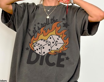 Camiseta com tatuagem tradicional Comfort Colors, camiseta Lucky Me, camiseta Yallternative, camiseta feminina gráfica, camiseta vintage western, camisetas streetwear