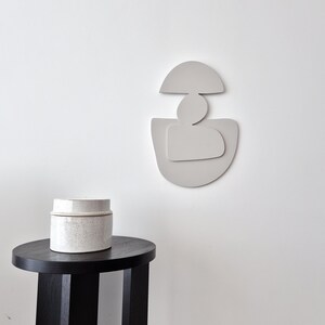 Light grey wall decor