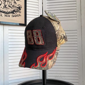 Кепка NASCAR Realtree Distressed Fire Racing 88
