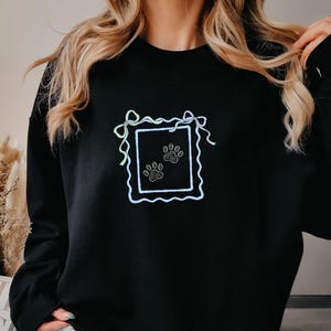 Funny Cat Shirt, Cute Cat Lover Tee, Graphic T-Shirt for Pet Owners, Cat Mom Sweater, Cat Lover Shirt, Funny Cat Mom Gift T-Shirt