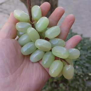 翡翠のブドウの房 - Etsy 日本