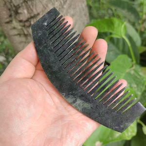 1pcs Natrual Green Quartz mix Jade Crystal Scalp Comb Healing Crystal Natural Hair Comb Chakra Stone Carved Gemstone Luxury Hair Brush HY223