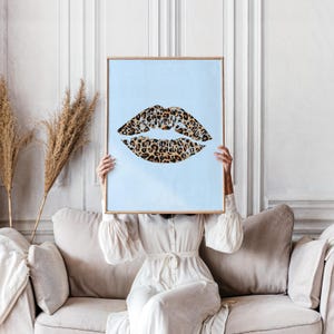 Leopard Lips Trendy y2k Baby Blue Wall Art Cheetah Wall Art Blue Aesthetic College Dorm Decor Leopard Bedroom Wall Decor Leopard Print Art