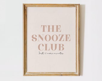 Arte de pared de moda de The Snooze Club Arte de pared imprimible en beige Arte de pared para dormitorio Arte para quedarse en la cama Arte de pared sobre la cama Póster de tipografía neutra y atrevida