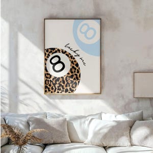 Baby Blue Lucky 8 Ball Plakat Vintage 8 Ball Leopard Print Trendy Wall Art Cheetah Printable Wall Art Digital Download Bar Cart Pool Ball