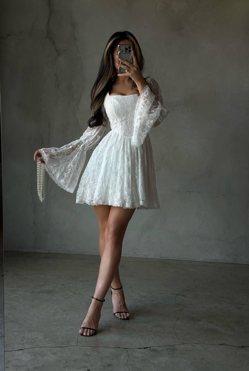 Robe en dentelle à manches bouffantes | Robe romantique inspirée de la mariée | Ivoire ou noir | Robe d'invité de mariage bohème | Doublure en coton