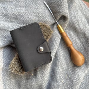 Tarjetero de cuero plegable, billetera para hombre, billetera minimalista para tarjetas de crédito, billetera de cuero hecha a mano con bolsillo frontal, regalo para el Día del Padre.