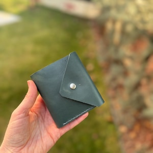 Tarjetero de cuero para mujer, monedero de cuero morado, carteras para mujer, billetera plegable para mujer, regalo de cumpleaños, regalo de aniversario
