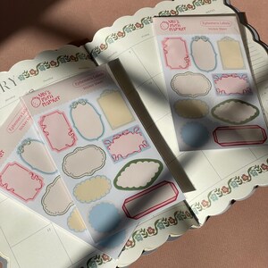 Scalloped Edge Frame Stickers