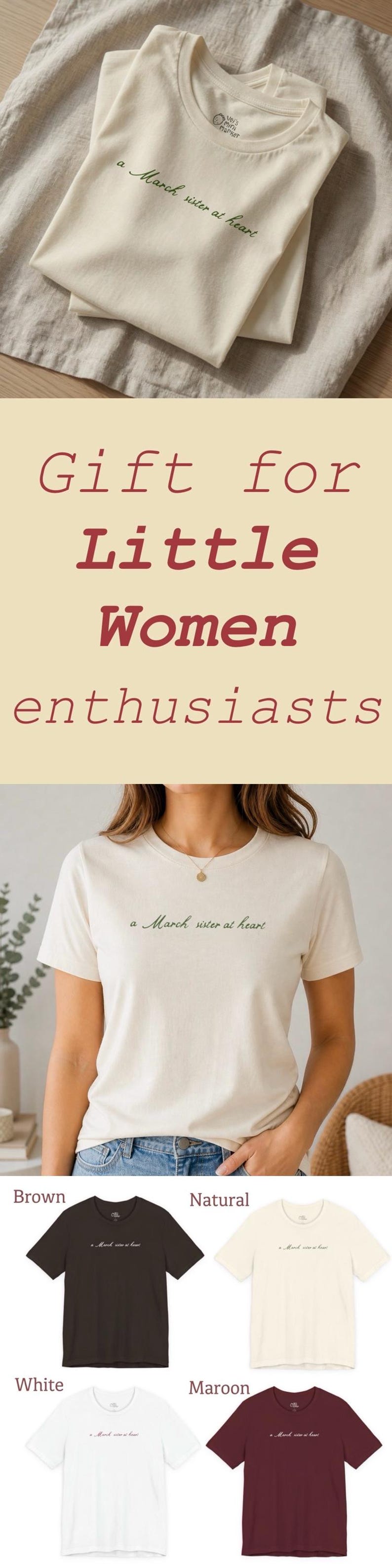 Op de afbeelding: Een t-shirt met korte mouwen en een ronde hals, verkrijgbaar in bruin, naturel, wit en bordeauxrood. Het kledingstuk is voorzien van de tekst "a March sister at heart" in een cursief lettertype op de borst. Het heeft een standaard pasvorm.