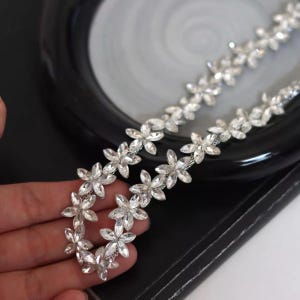 Crystal Rhinestone Chain for jewelry making ,  White Sparkling rhinstone trim for Dresses , Hats decoration,rhinestones sew on crystal gems