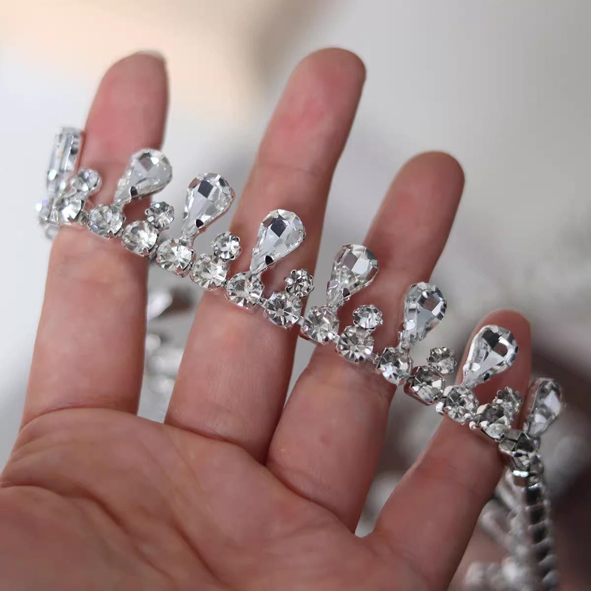 L'Angolo delle Perline: BRACCIALE CRISTALLI E STRASS AZZURRO-TURCHESE