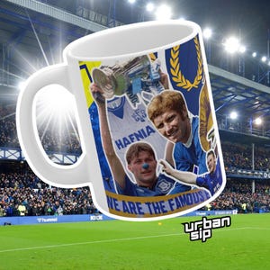 Mug Everton F.C - Joueurs, entraîneurs et kits emblématiques - Cadeau parfait pour tout fan de caramels.