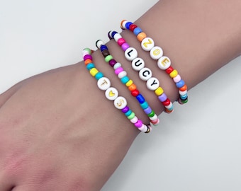 Pulsera de cuentas pequeñas / pulsera con inicial / regalo para ella / pulsera para bebé / pulsera para niño pequeño / pulsera para adolescente / regalo para novia, pulsera personalizada