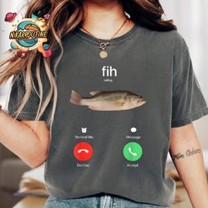 Funny Fih Calling Shirt, Fih Incoming Call Meme T-Shirt, Summer Humor Tee, Gift for Fishermen, Anglers, Ocean Lovers, Fih Fish Meme Shirt