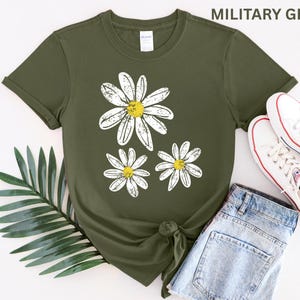 Daisy Shirt, Boho Floral Graphic Tee, Retro Aesthetic Flower Shirt, Spring Flower Trendy Summer Three Daisy Shirt for Women and Youth Girl image 4