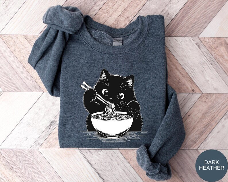 Funny Cat Ramen Sweatshirt Hoodie, Cozy Kawaii Cat Lover Gift, Cute Noodle Cat Sweatshirt, Kawaii Japanese Anime Cat Shirt, Cat Lover Gift afbeelding 6