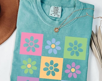 Comfort Colors Retro Checkered Flower Shirt, Summer Shirt for Women, Boho Floral T-Shirt, Floral Beach Shirt, Trendy Oversized Shirt Gift