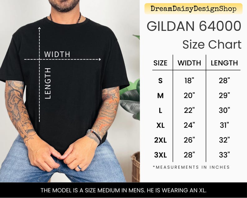 Puede incluir: Camiseta negra Gildan 64000 con una tabla de tallas. La tabla muestra medidas en pulgadas para las tallas S a 3XL. El ancho var&iacute;a de 45,7 cm a 71,1 cm y el largo de 71,1 cm a 83,8 cm. El modelo lleva una XL.