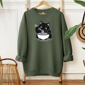 Funny Cat Ramen Sweatshirt Hoodie, Cozy Kawaii Cat Lover Gift, Cute Noodle Cat Sweatshirt, Kawaii Japanese Anime Cat Shirt, Cat Lover Gift afbeelding 7