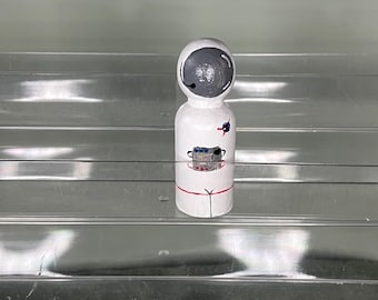 Astronaut Peg doll, themed peg dolls, pretend play, dolls, early learning resources, imaginative play dolls, space, space toys