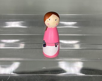 Makeup artist Peg doll, themed peg dolls, pretend play, dolls, early learning resources, imaginative play dolls, makeup, makeup artist